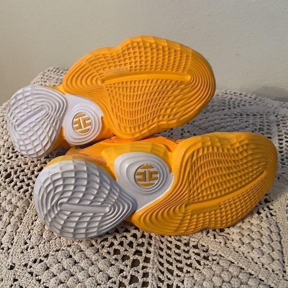 Adidas James Harden VOL 4 Yellow Athletic shoes Size 6 1/2 - Picture 5 of 5